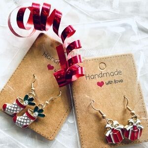 ❄️NWT Lot of 2 Beautiful Drop Earrings – Perfect for The Holidays Celebrations